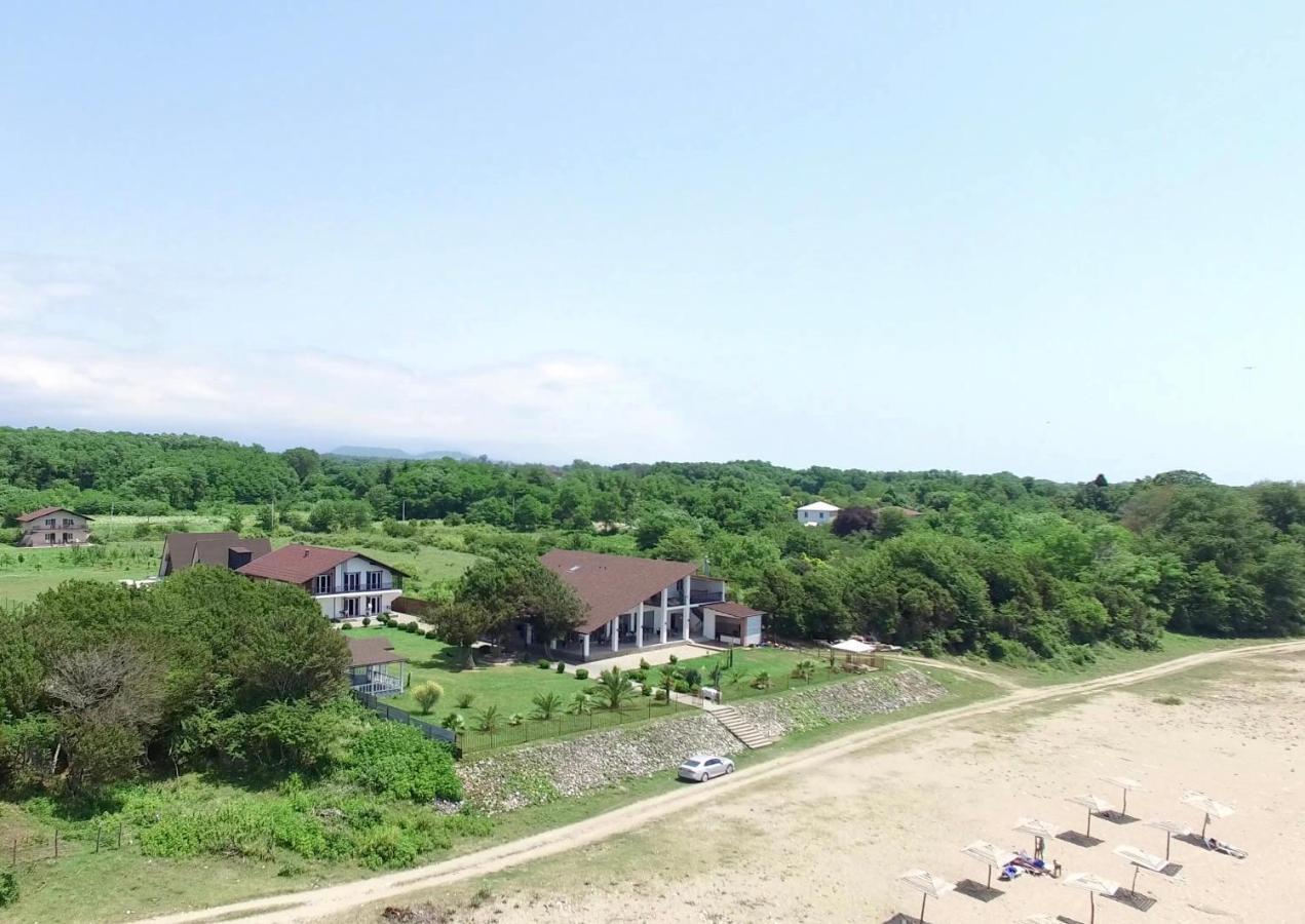 Injir Village Hotel Gudauta Ngoại thất bức ảnh